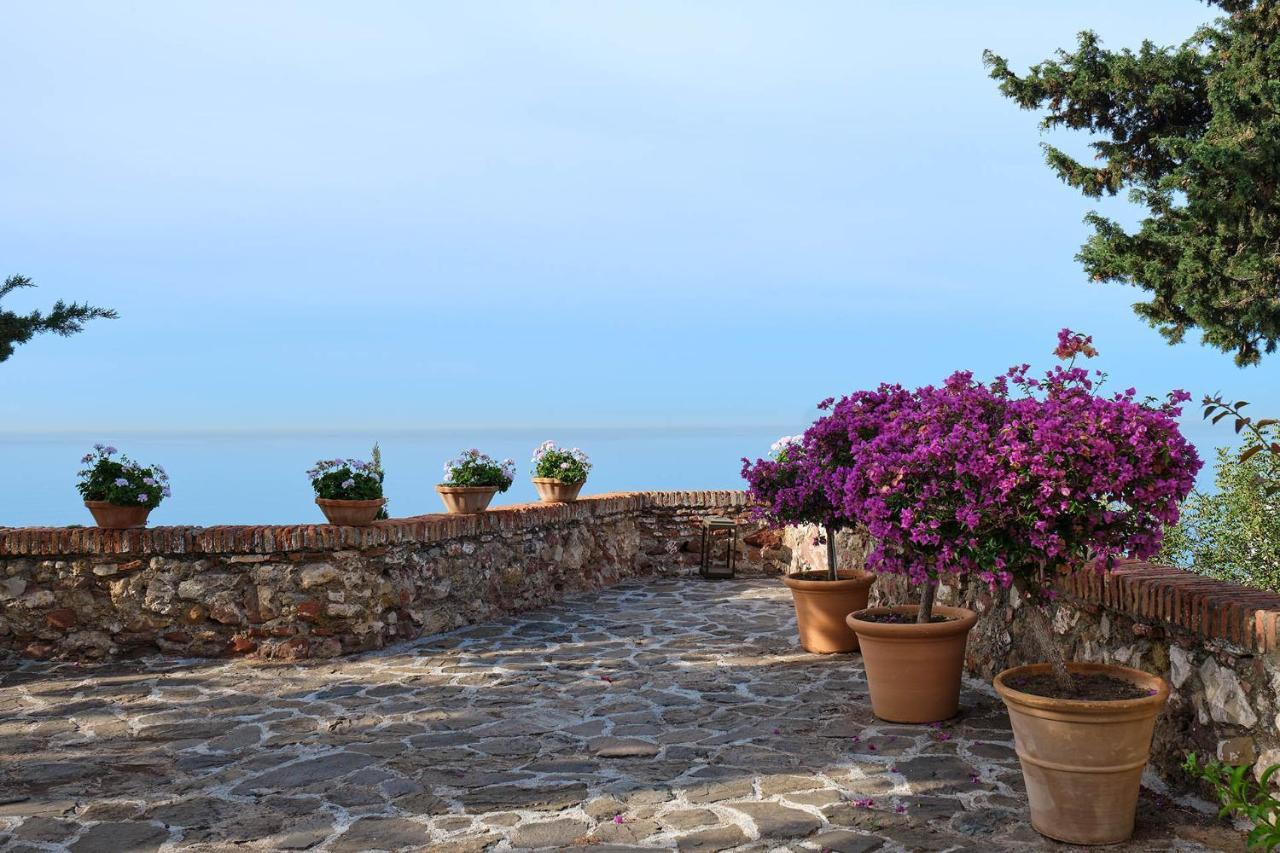 Soho Boutique Castillo De Santa Catalina - Adults Recommended Malaga Exterior photo View from the monastery