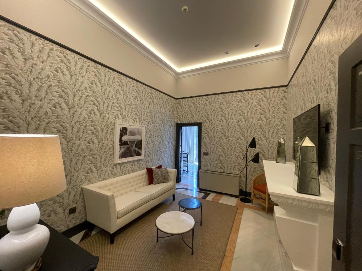 Soho Boutique Castillo De Santa Catalina - Adults Recommended Malaga Exterior photo The interior of the suite