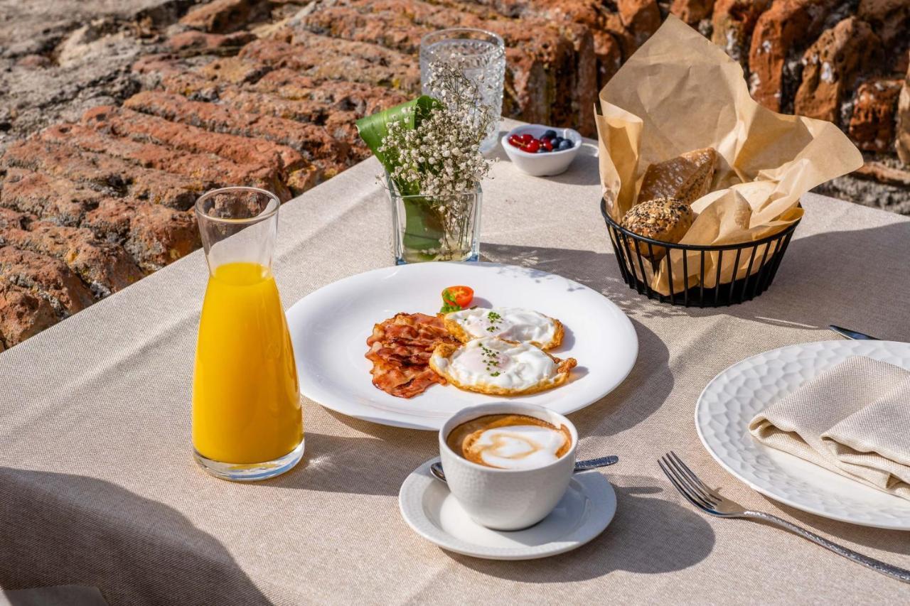 Soho Boutique Castillo De Santa Catalina - Adults Recommended Malaga Exterior photo A typical breakfast