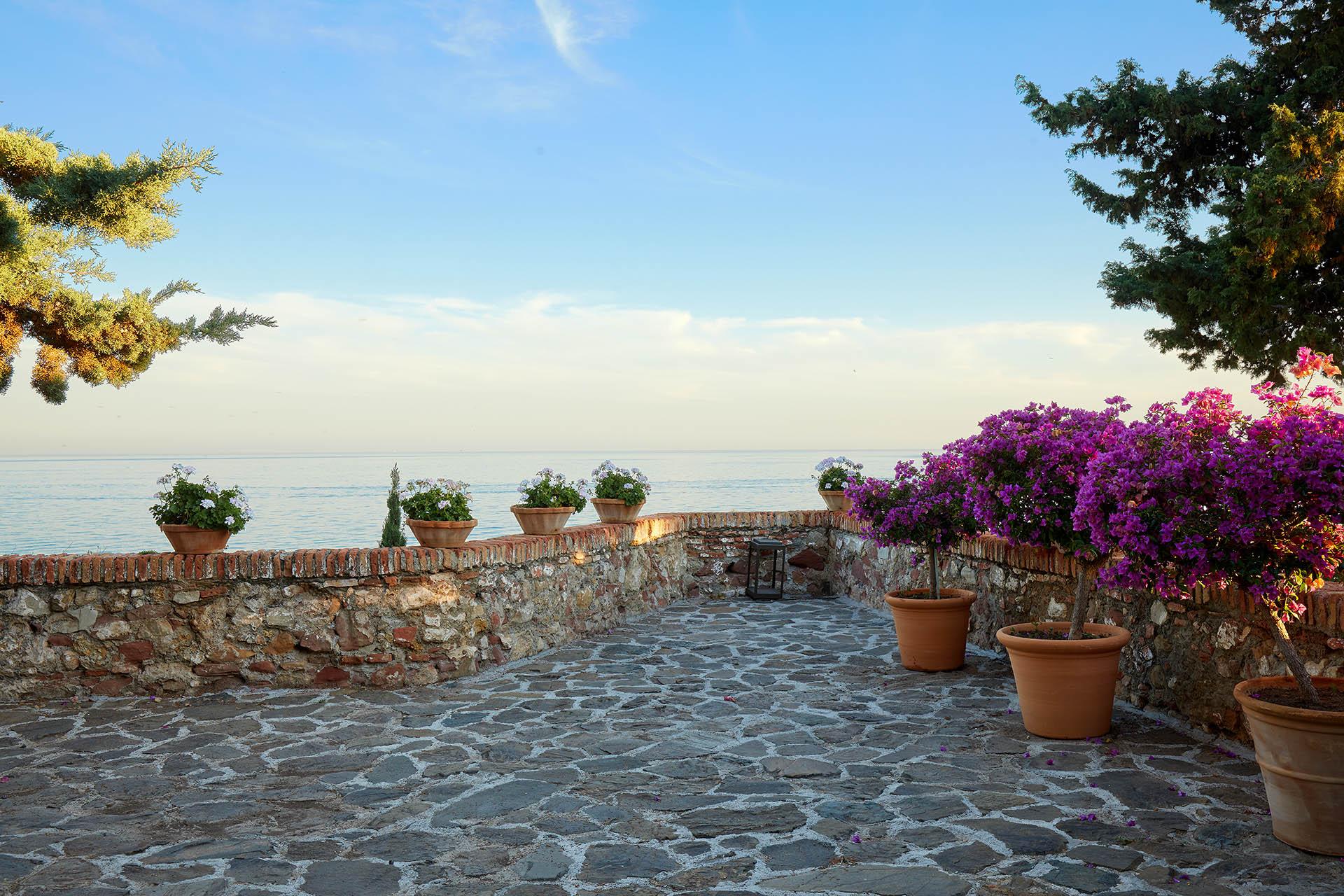 Soho Boutique Castillo De Santa Catalina - Adults Recommended Malaga Exterior photo View of the sea from the monastery