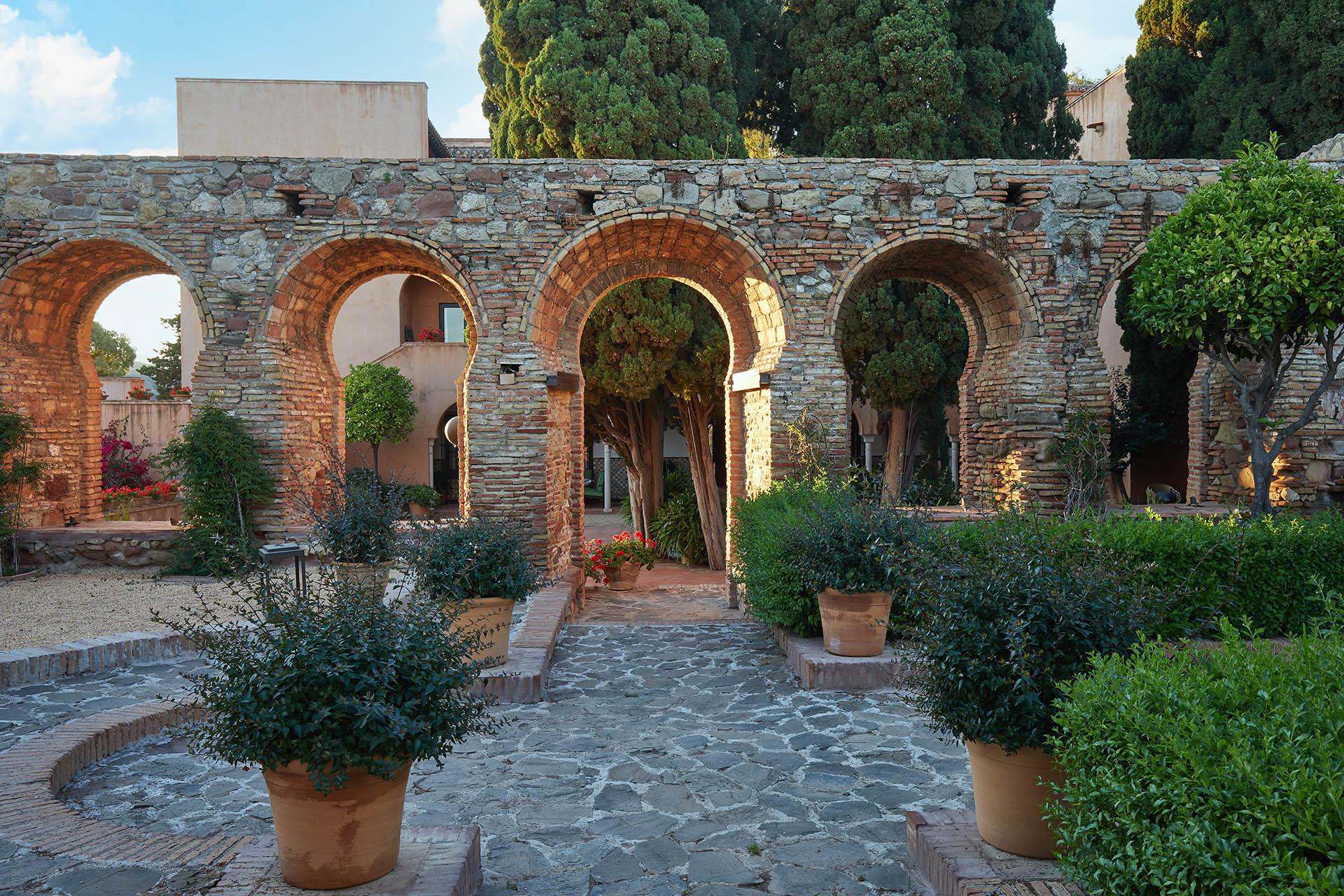 Soho Boutique Castillo De Santa Catalina - Adults Recommended Malaga Exterior photo The Roman aqueduct of Ansignan