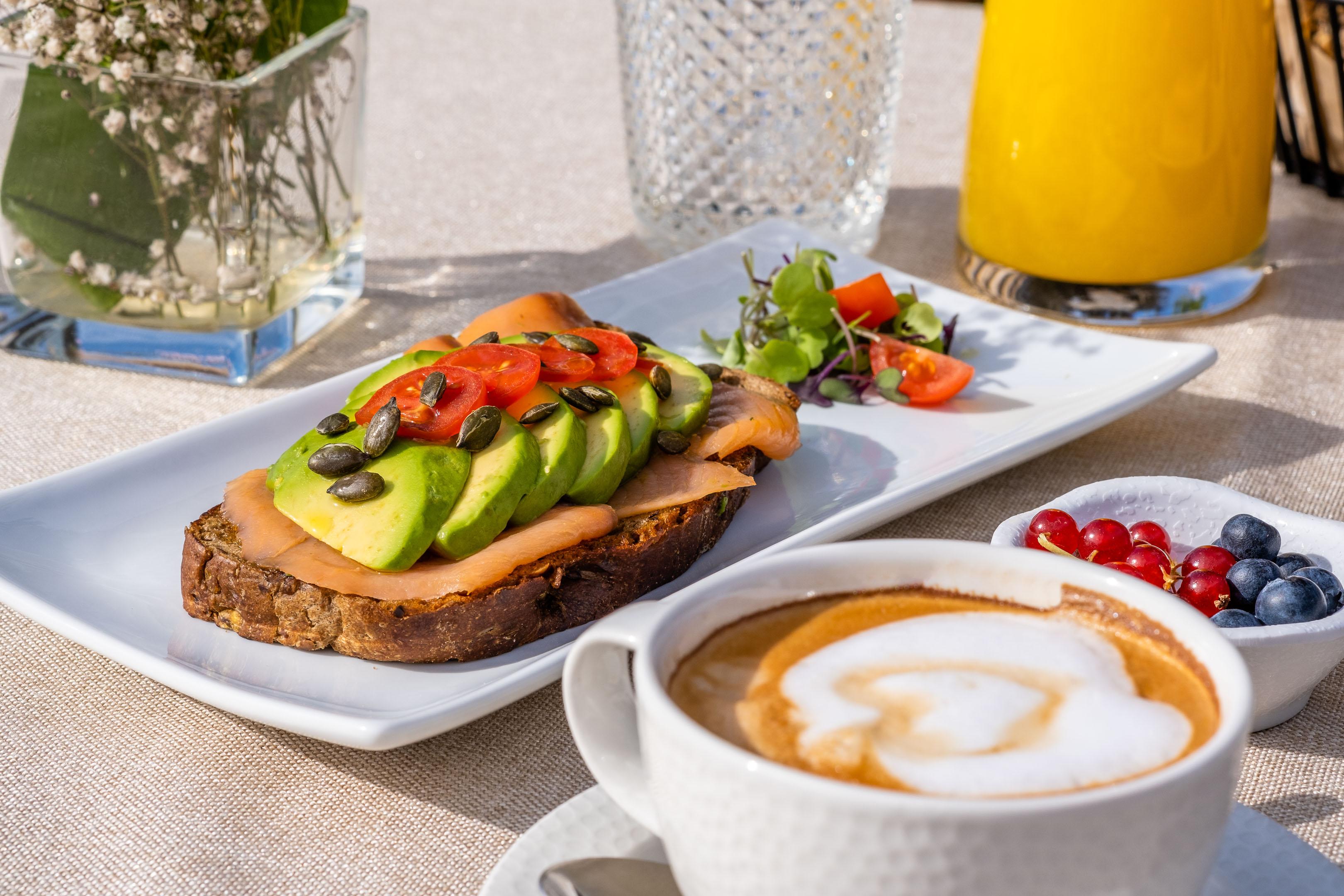 Soho Boutique Castillo De Santa Catalina - Adults Recommended Malaga Exterior photo Avocado toast with a latte